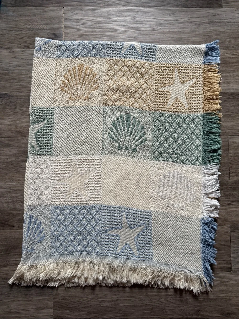 Seashells By The Seashore 100% Cotton Throw Blanket With Fringe Tag Attached